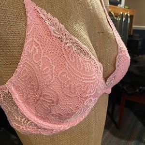 Victoria’s Secret Bra! Very Sexy 36C, Soft Pink Lace.